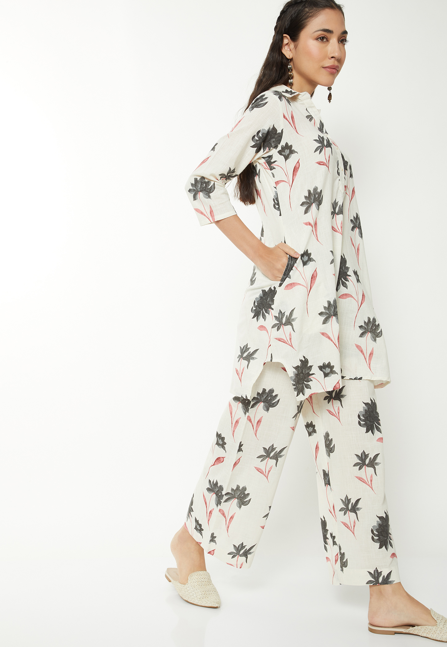 Women Floral Print Straight Kurta Set-picture-34